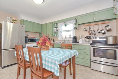 31 Archer St, Bellingham, MA 02019 - photo 5