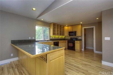 Granite tile counters & upgraded cabinets