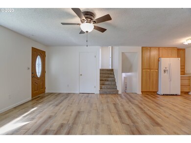 3447 Royal Crest Dr E, the Dalles, OR 97058 - photo 4