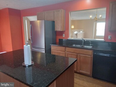 16332 Elkhorn Ln, Bowie, MD 20716 - photo 2