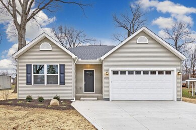 2550 Claridon Rd, Columbus, OH 43231 - photo 2