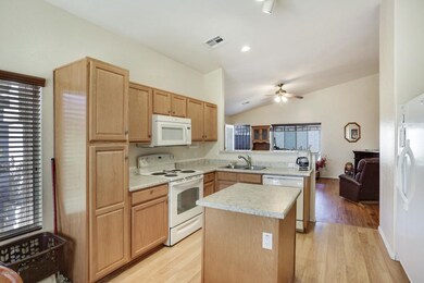 Kitchen_1