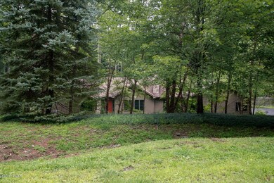 115 Millcreek Ct, Milford, PA 18337 - photo 2