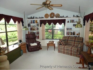 6184 Burning Tree Ln, Spring Hill, FL 34606 - photo 3
