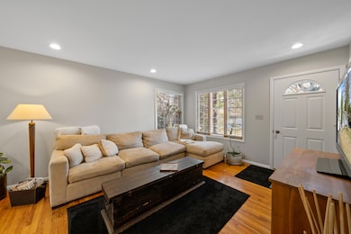 438 Sylvan Dr-4