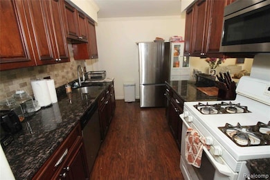 25744 Masch Ave, Warren, MI 48091 - photo 6