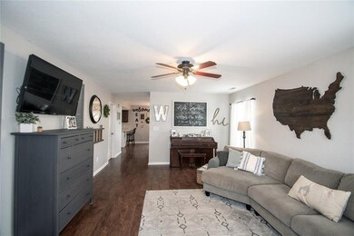 9954 Commonwealth Dr, Fishers, IN 46038 - photo 4