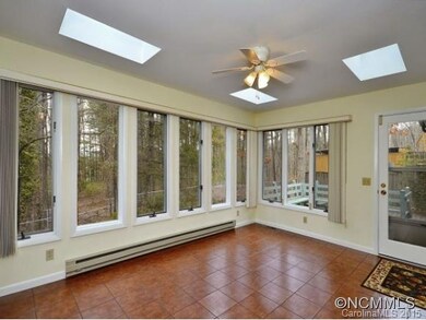 34 Stockwood Ln, Asheville, NC 28803 - photo 5