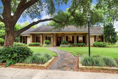 10119 Cedar Creek Dr, Houston, TX 77042 - photo 2