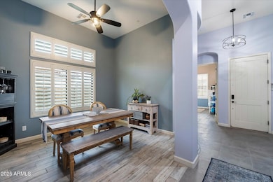 Den / Office Space off of Entry