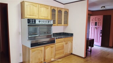 270 Tryon Rd, Onalaska, WA 98570 - photo 5