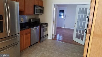 911 Clovis Ave, Capitol Heights, MD 20743 - photo 4