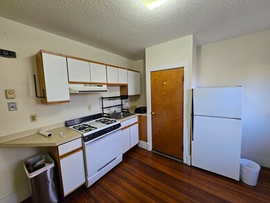27 Hooker Ave unit B, Northampton, MA 01060 - photo 2
