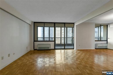 200 Winston Dr unit 421, Cliffside Park, NJ 07010 - photo 3