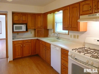 3732 N Pine St, Davenport, IA 52806 - photo 6