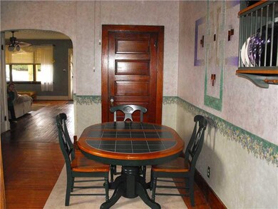 Dining Room. Owner s unit is a large 3 bedroom spa