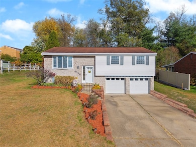 4036 Crabapple Ln, Mc Kees Rocks, PA 15136 - photo 2
