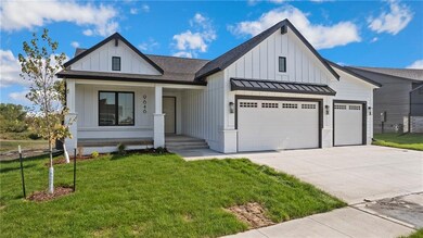 9646 Watermeadow Cir, Johnston, IA 50131 - photo 3