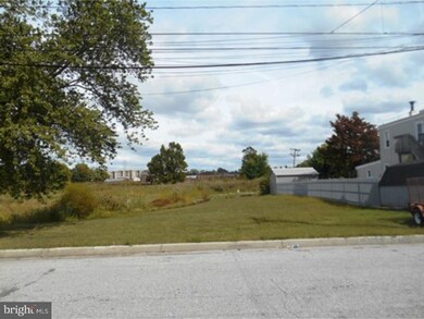 712 Clark St, New Castle, DE 19720 - photo 2