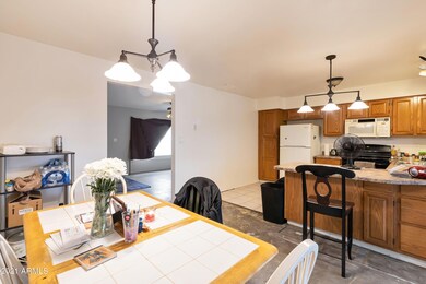 REDFIELD dining kitchen