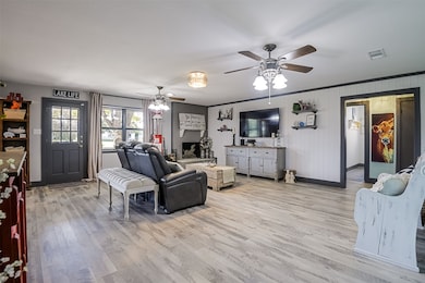 4109 Newport Bay Ct, Granbury, TX 76049 - photo 3