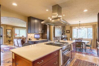 Gourmet kitchen
