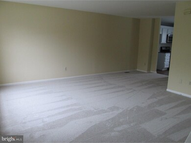 616 Greentree Ln, Norristown, PA 19403 - photo 3