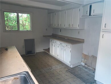 10x16 Kitchen, Needs A Bit Of Work.