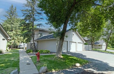 18708 Clear View Ct, Minnetonka, MN 55345 - photo 2