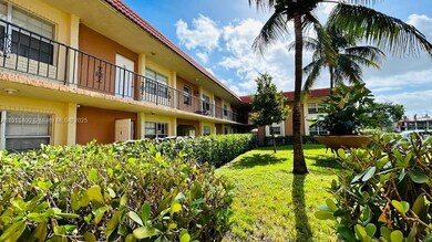 978 SW 10th Dr unit 2, Pompano Beach, FL 33060 - photo 2