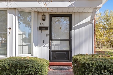 5211 Streefkerk Dr, Warren, MI 48092 - photo 2