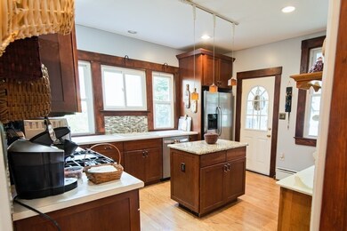 166 Whitmarsh Ave, Worcester, MA 01606 - photo 5