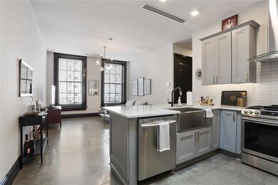 419 Carondelet St unit 405, New Orleans, LA 70130 - photo 3