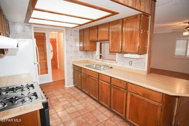 3146 Van Buren Ave, El Paso, TX 79930 - photo 7