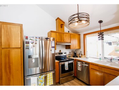 2070 Willow St, Florence, OR 97439 - photo 7