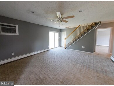 51 Apricot Ln, Levittown, PA 19055 - photo 5