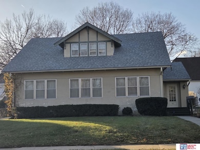 711 N 8th St, Beatrice, NE 68310 - photo 2