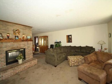7374 Cimmeron Dr, Liberty Township, OH 45044 - photo 2