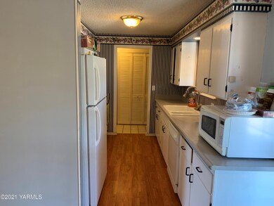 1107 w orchard kitchen