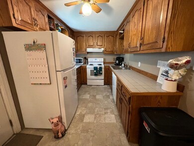 28 Overland St, Manchester, NH 03103 - photo 3