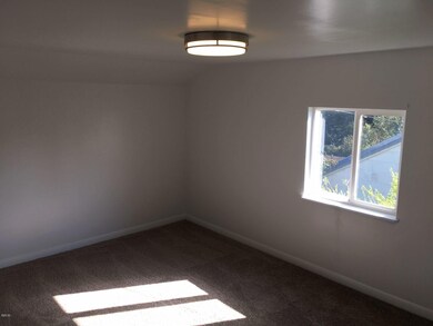960 bedroom2