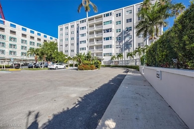 Riverside Club unit 301, Fort Myers, FL 33901 - photo 4