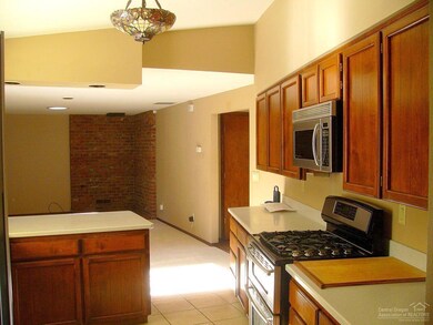 unlisted-address, Bend, OR 97702 - photo 4