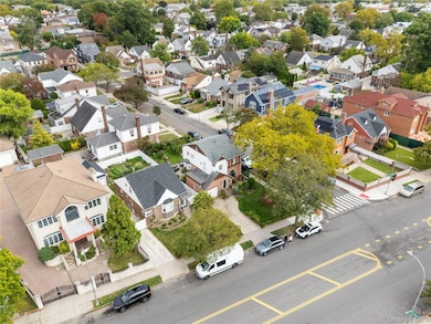 26-23 Utopia Pkwy, Flushing, NY 11358 - photo 4