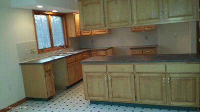 142 Chipmunk Rd, Lehman Township, PA 18324 - photo 4