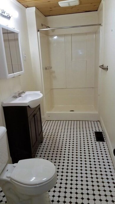 52 Hollywood St, Worcester, MA 01610 - photo 6