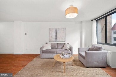 Carriage House unit 202, Washington, DC 20037 - photo 6