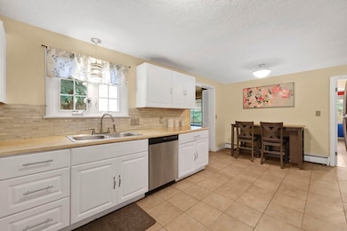 101 Fenimore Blvd, Springfield, MA 01108 - photo 6