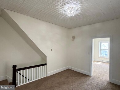 37 S Chestnut St unit 2, Boyertown, PA 19512 - photo 2