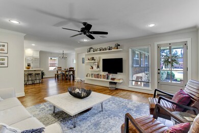 2106 Saxon Dr, Houston, TX 77018 - photo 6